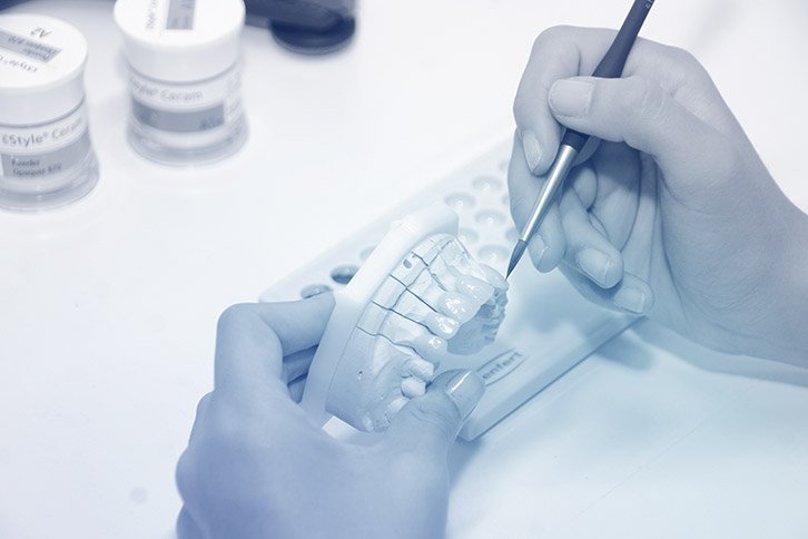 Tehnician dentar debutant