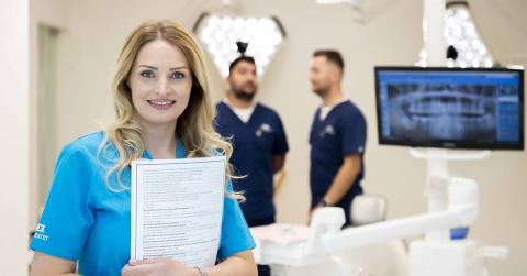 Dr. Andreea Rădeanu: Niciodată nu am văzut ceea ce fac ca pe o profesie, stomatologia mi se potrivește ca o mănușă