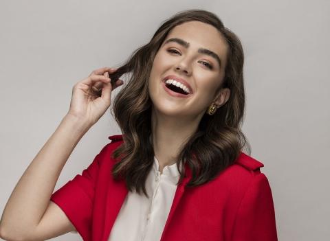 Mituri despre albirea dentară. Cât adevăr există în "Albirea dinților contribuie la sensibilizarea lor"?