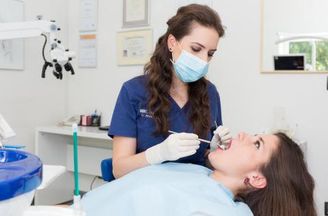 Implant dentar diabetici. Tot ce trebuie să știi despre tratamentul cu implant dentar la diabetici