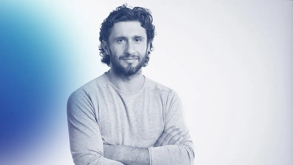  Dragoș Bucur - Actor