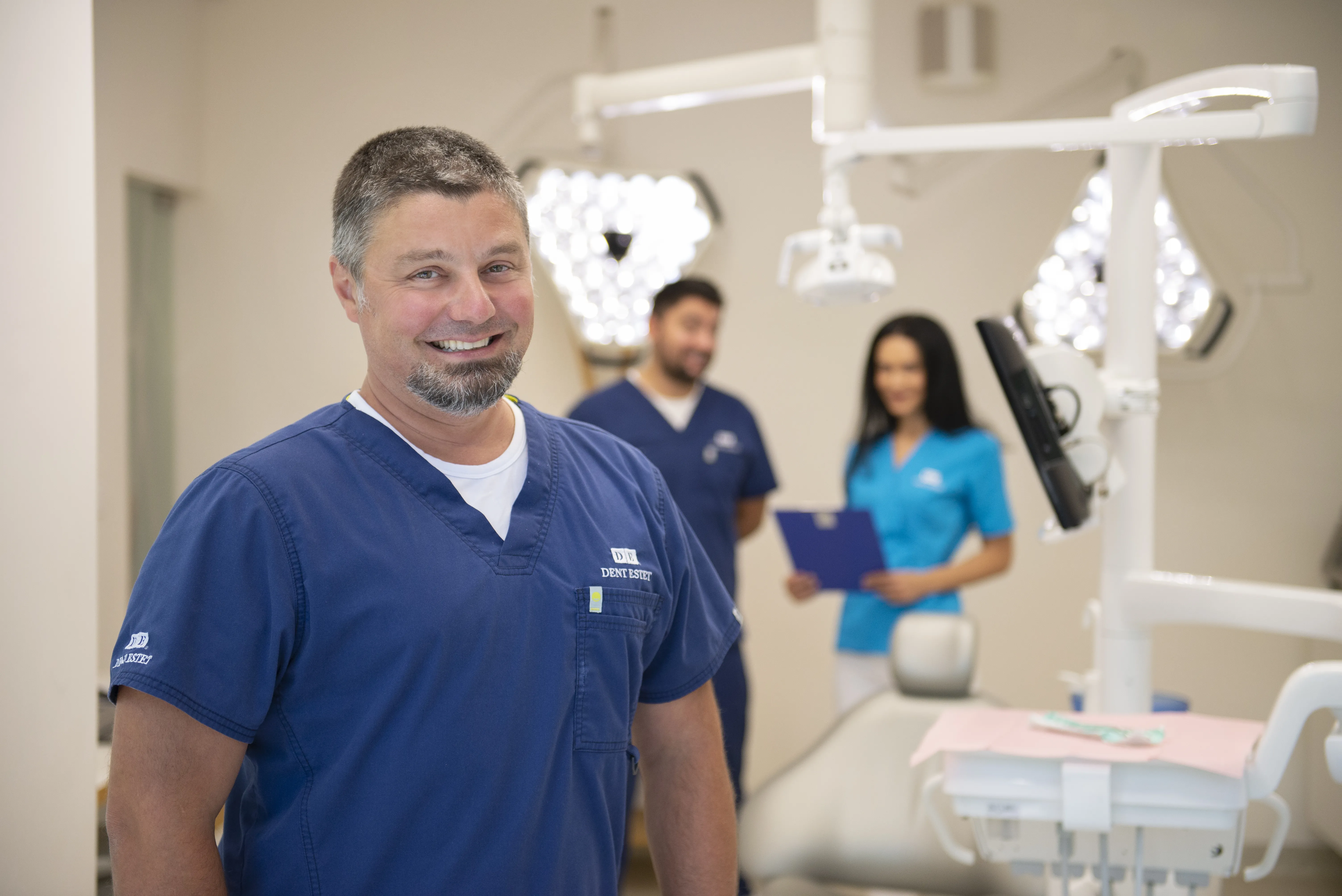 Care sunt avantajele unui implant dentar realizat integral din ceramică